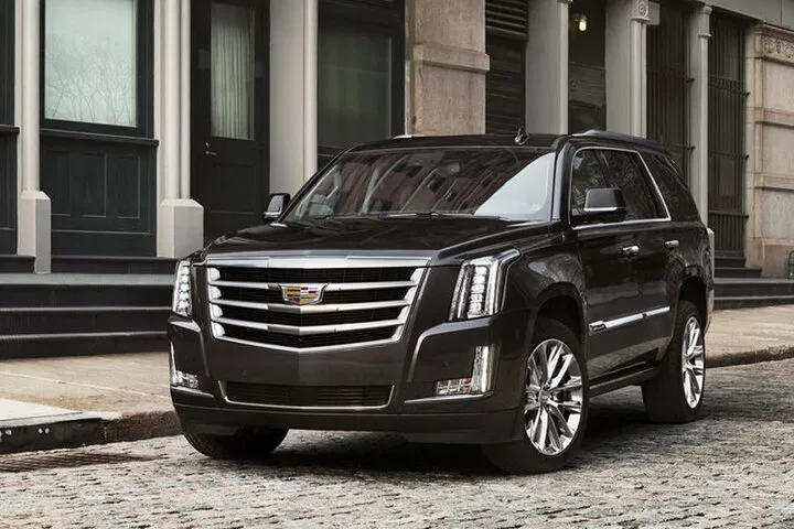 Stress-Free Boston Transfers: Private Round Trip from Airport to City
