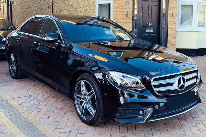 Effortless Marseille Airport Transfer: Business Car Comfort