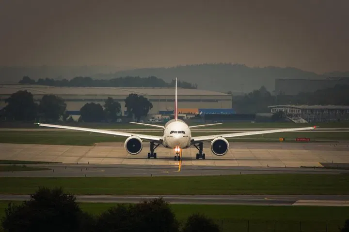 Stress-Free Airport Transfers: Heathrow to Gatwick Private Chauffeur Service