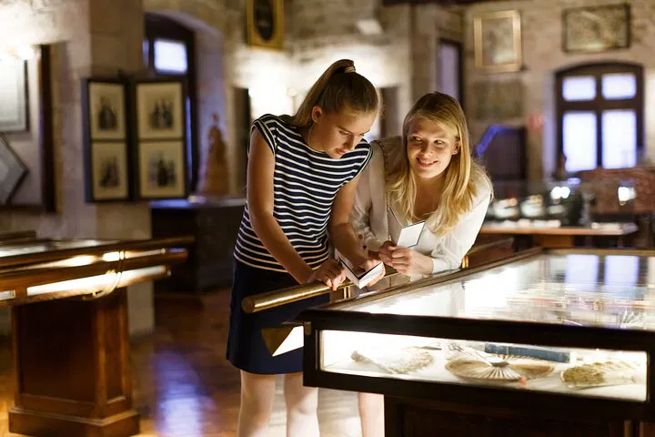 Uncover London's Jewish Heritage: A Skip-the-Line Museum Adventure