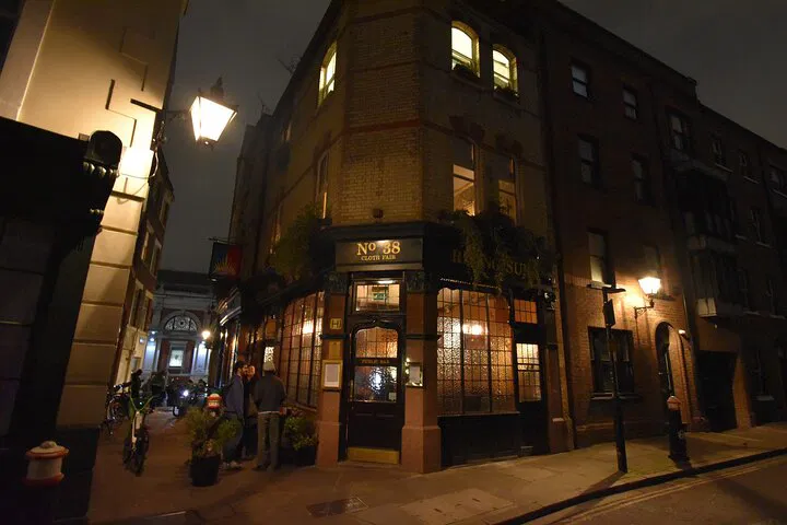 London's Haunted Pub Tour: Ghouls, Ghosts & Great Beer