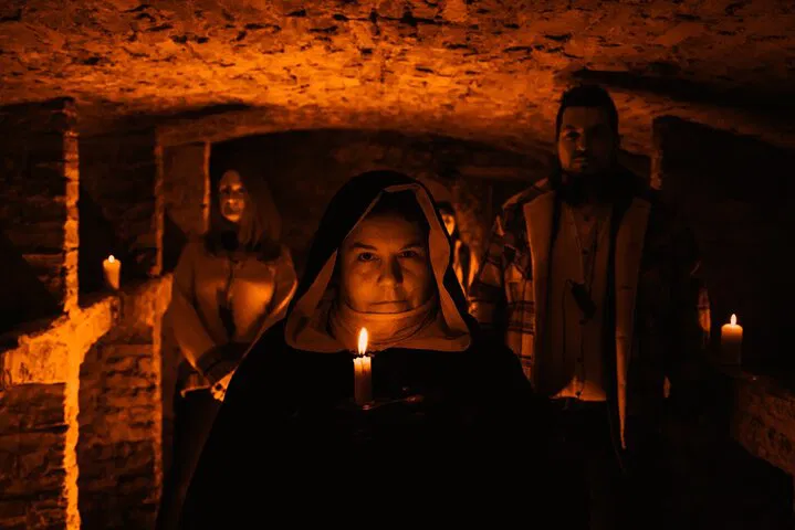 Edinburgh's Dark Side: Unearthly Night Tour & Vaults