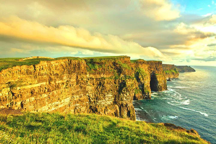 Majestic Cliffs of Moher & Galway: A Luxurious Coastal Escape