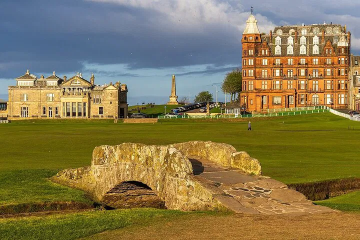 Stirling Castle, St Andrews & Whisky Tour: Private Day Trip