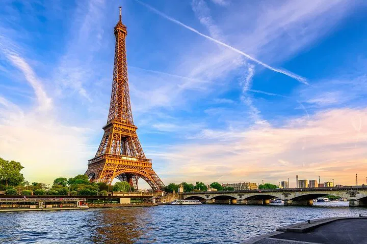 Paris Unveiled: 3-Day Exploration with Luxurious Comfort