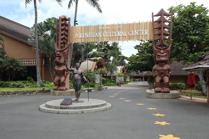 Oahu's Best: Pearl Harbor, Arizona Memorial & Polynesian Cultural Center Small-Group Tour