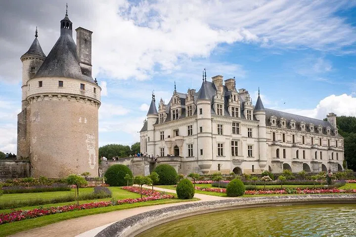 Unforgettable 2-Day Loire Valley, Mont Saint-Michel & D-Day Private Tour from Paris