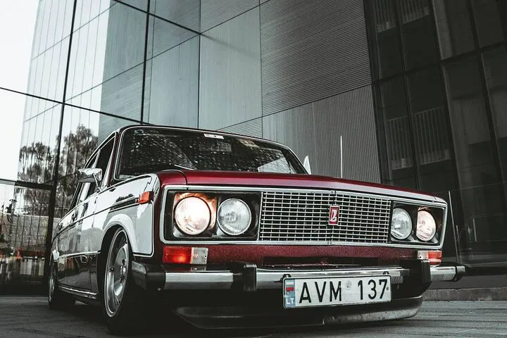 London Lada Tour: Cruise Through History & Street Art in Soviet Style!