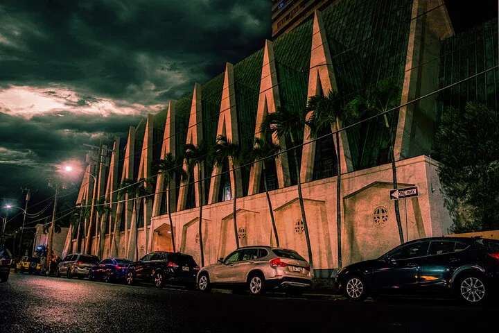 Uncover Waikiki's Dark Side: A Haunted Walking Tour