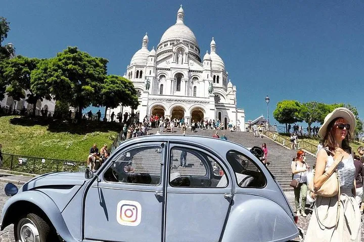 Vintage Charm: Discover Montmartre's Artistic Heart by 2CV