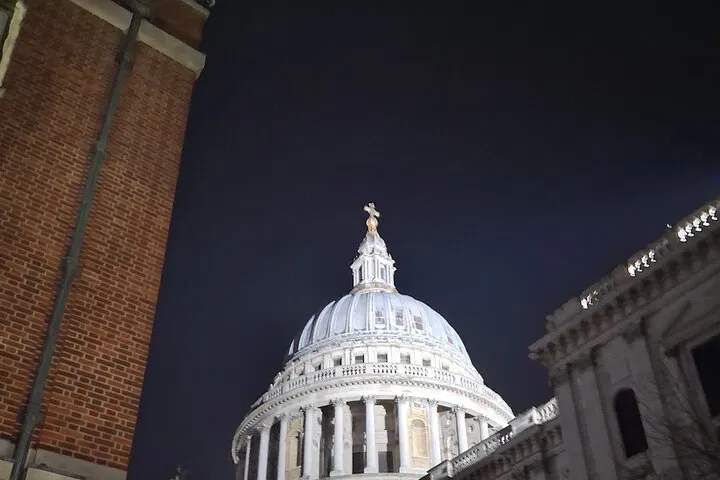 Uncover London's Haunted History: A Late-Night Ghostly Adventure