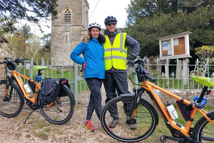 Oxford & Cotswolds: Pedal Through History & Charm!
