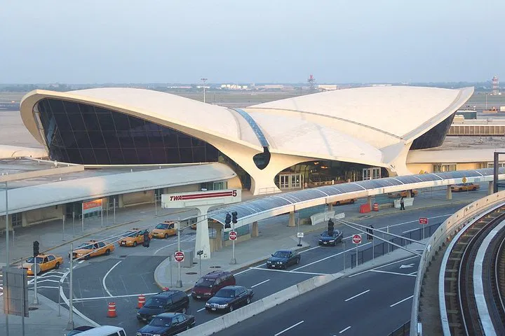 Stress-Free NYC Transfers: Private Airport & Hotel Service