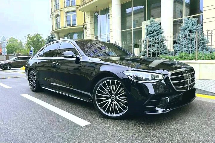 Paris Private Car Service: Your Luxurious City Ride