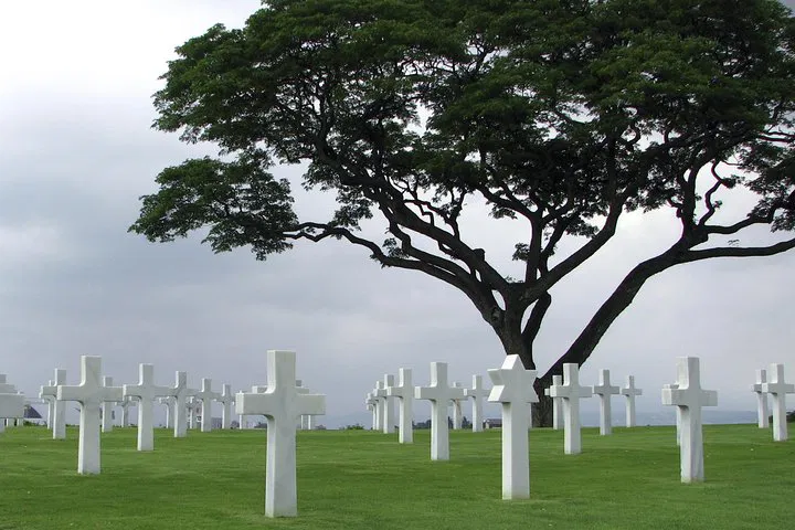 Normandy D-Day Beaches Trip: Small Group Tour from Paris