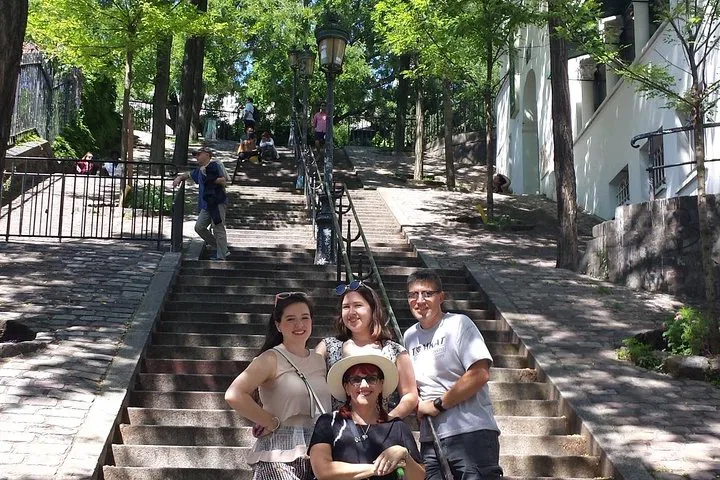 Paris Discovery: Your Personalized Orientation & Sightseeing Adventure!