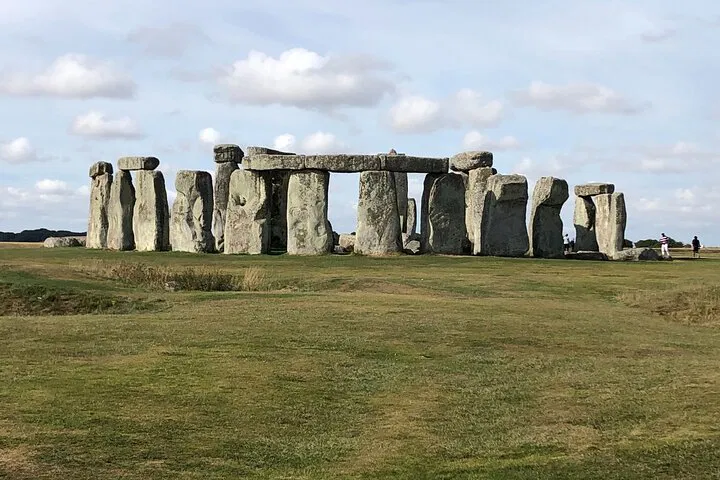 Stonehenge & Salisbury: Private Shore Excursion