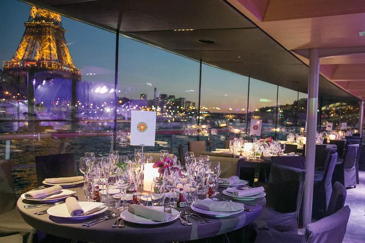Paris Christmas Seine River Lunch/Dinner Cruise