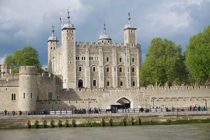 Royal London Unveiled: Tower, Westminster & Thames River Cruise
