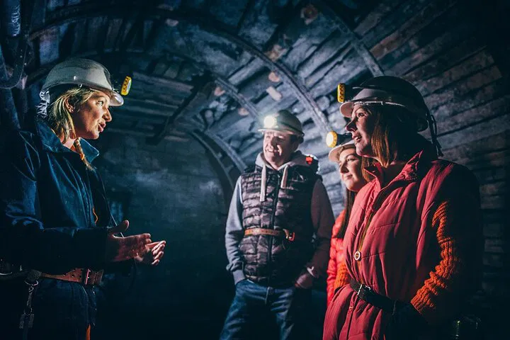Unearth South Wales' Heritage: A Luxurious Electric Tour Through Valleys & Landscapes