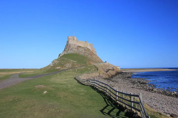 Alnwick Castle & Viking Coast Private Tour from Edinburgh