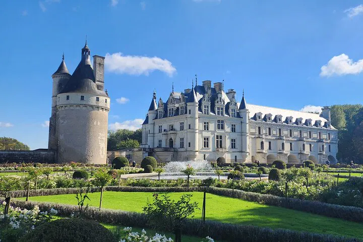 Loire Valley Castles & Wine: Day Trip from Paris
