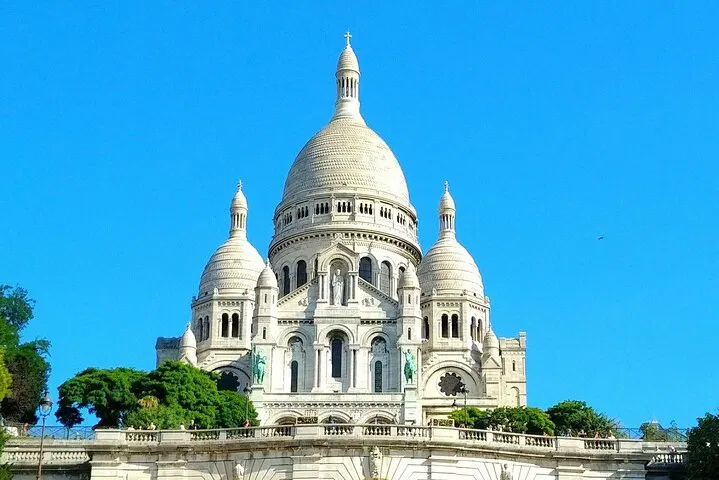 Uncover Montmartre's Bohemian Soul: A Walking Tour Through Art & History
