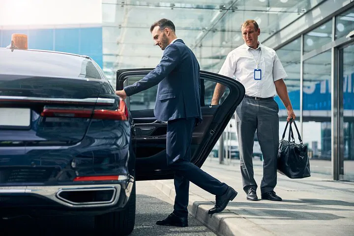 Stress-Free Transfers: Heathrow to Southampton Cruise Port in Style
