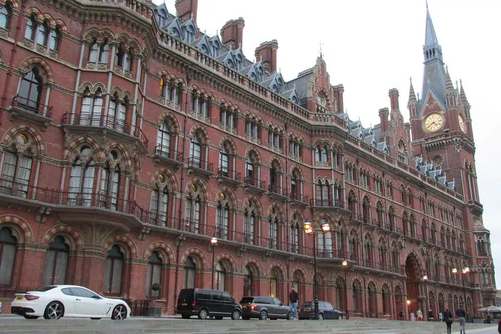 Step into the Wizarding World: A Magical Harry Potter Walking Tour in London