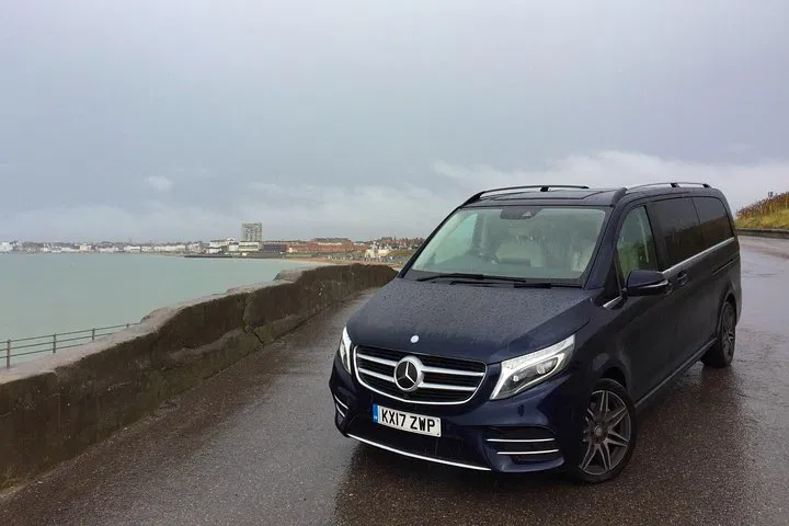 Luxury London: Executive Minivan Tour with Private Driver