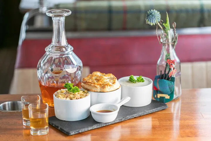 Edinburgh Whisky Tour: Sip, See & Scottish History Unveiled!
