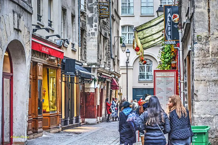 Discover Le Marais: A Local's Secret Paris Tour