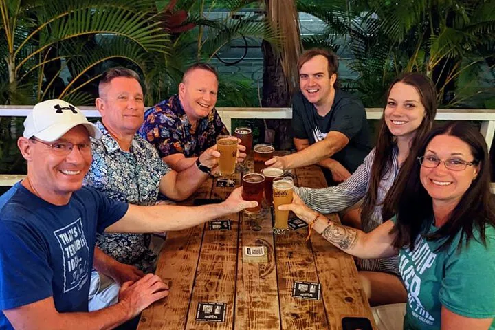 Aloha Pub Crawl: Waikiki's Sips, Secrets, and Island History