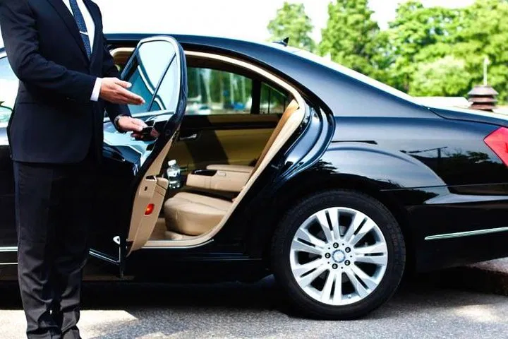 Stress-Free Paris Arrival & Departure: Private Airport Transfers