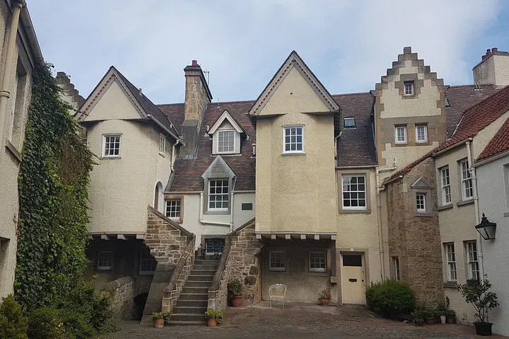 Unveiling Edinburgh & Rosslyn Chapel: A Bespoke Private Tour