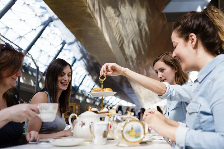 Cutty Sark Tea & Ship Visit: London's Delight