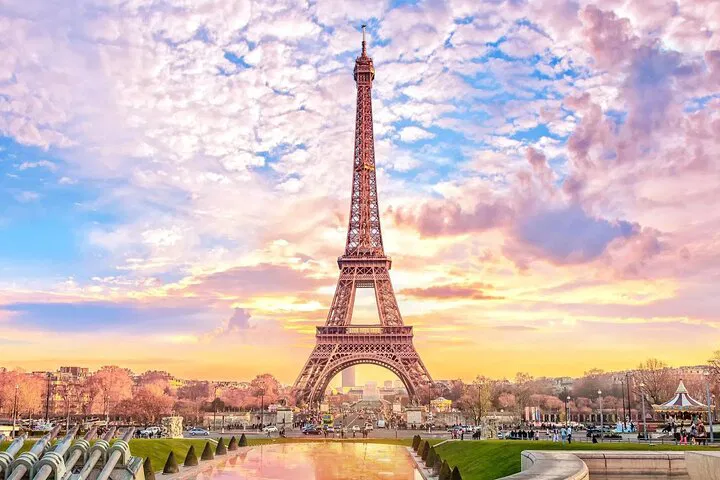 Eiffel Tower: Guided Tour to 2nd Floor & Summit Option