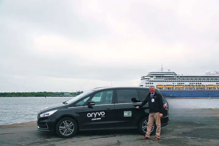 Private Transfer: Southampton to London - Stress-Free Ride