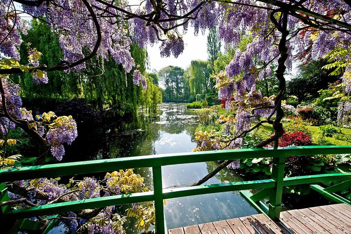 Giverny & Rouen: Private Day Trip from Paris