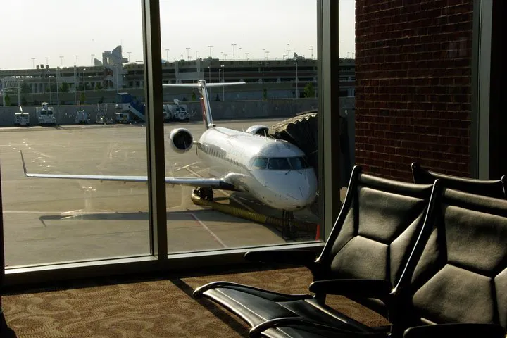 Stress-Free Airport Transfer: Heathrow to Luton with Private Chauffeur