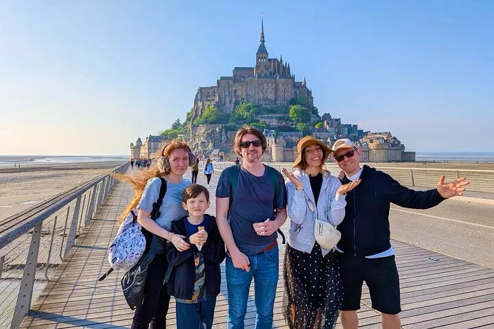 Mont Saint Michel Tour with Calvados Tasting from Paris