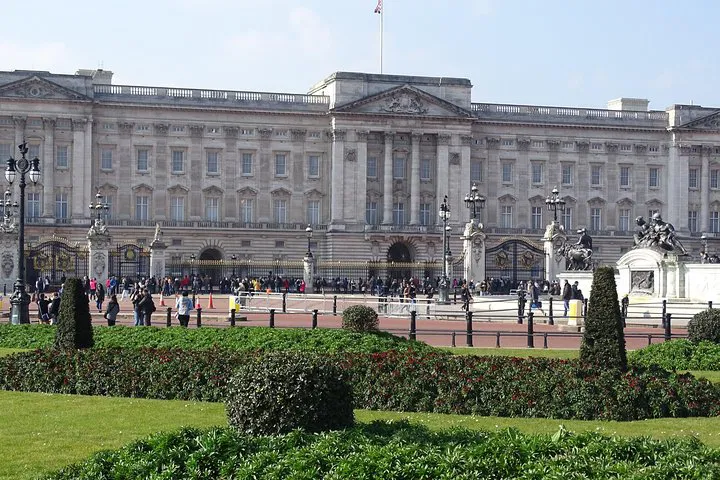 Uncover Royal Secrets: An Immersive St James' Walking Tour