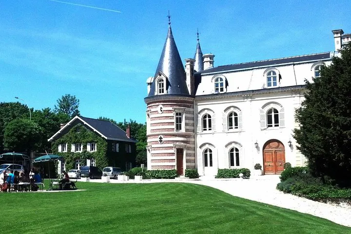 Loire Valley Castles: A Royal Private Day Trip from Paris