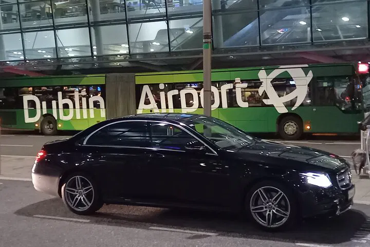 Luxury Transfer: Dublin Airport to Doolin's Charm with DM Executive Line