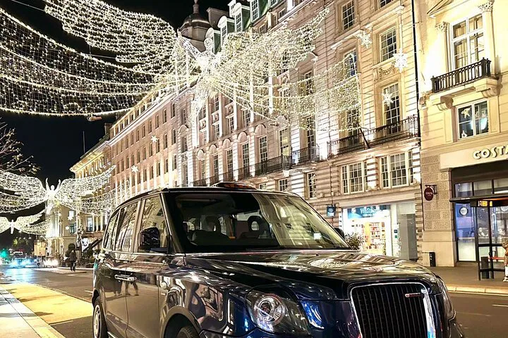 London Christmas Lights Taxi Tour: Festive Family Fun!
