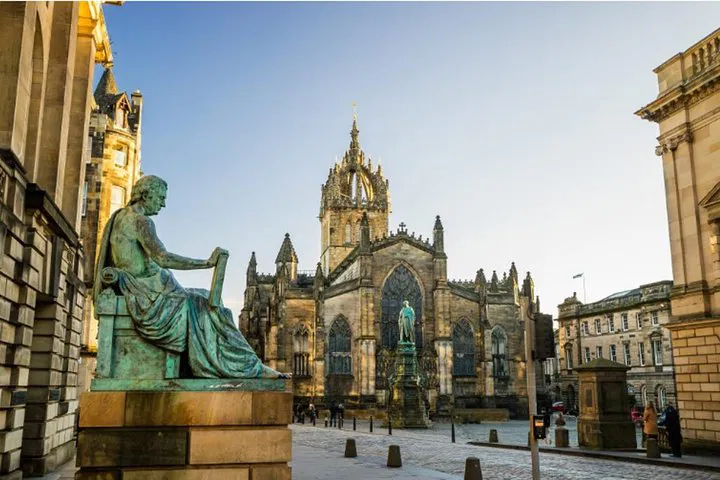 Uncover Edinburgh's Eccentric Past: A Royal Mile Walking Adventure