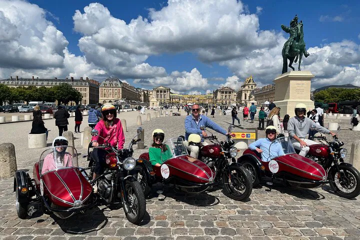 Versailles Sidecar Tour: Chateau & Gourmet Picnic!