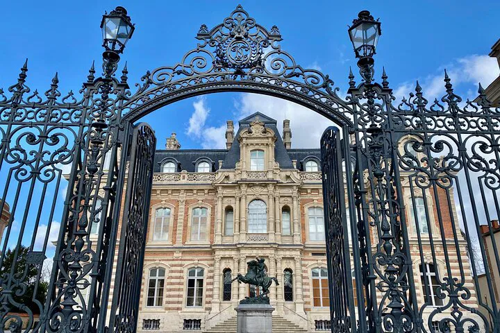 Champagne Dreams: A Luxurious Day Trip to Moët & Chandon & Ruinart from Paris
