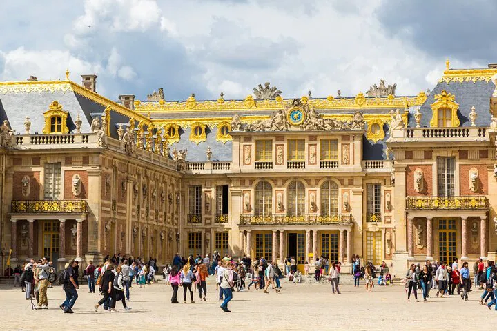 Versailles Palace: Skip-the-Line All Sites Guided Tour