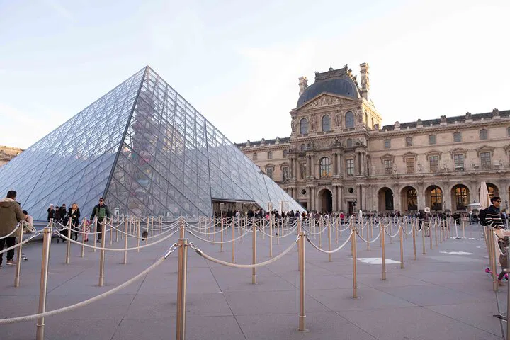 Unlock Artistry: Louvre Museum Skip-the-Line Adventure